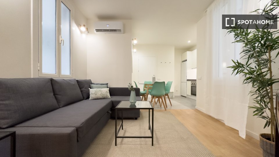 Apartment Barcelona, 2 beds, 54m² — photo 16