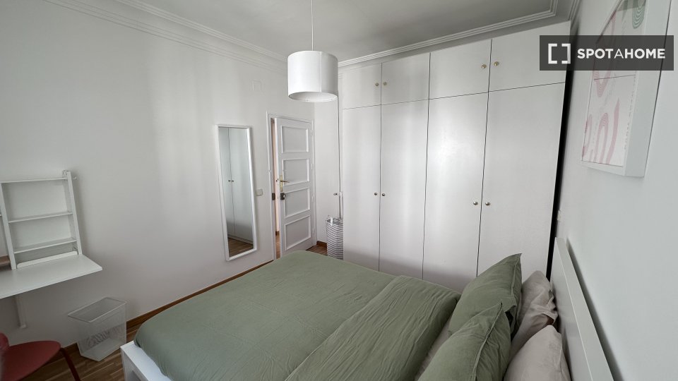 Double room Madrid, 5 beds — photo 3