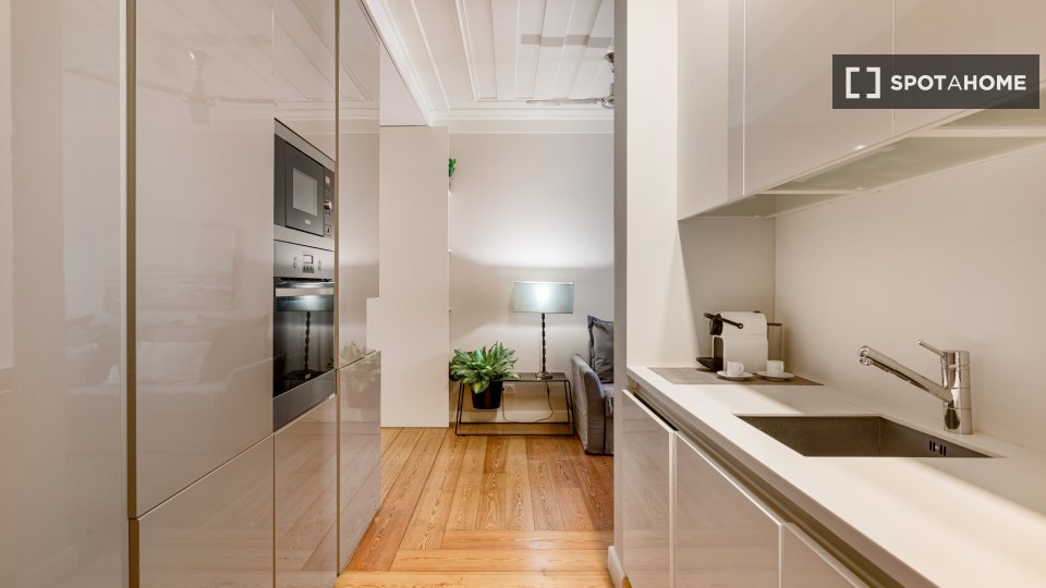 Apartment Lisbon, 1 bed — photo 11