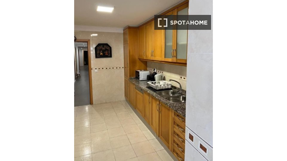 Double room Lisbon, 6 beds, 150m² — photo 3