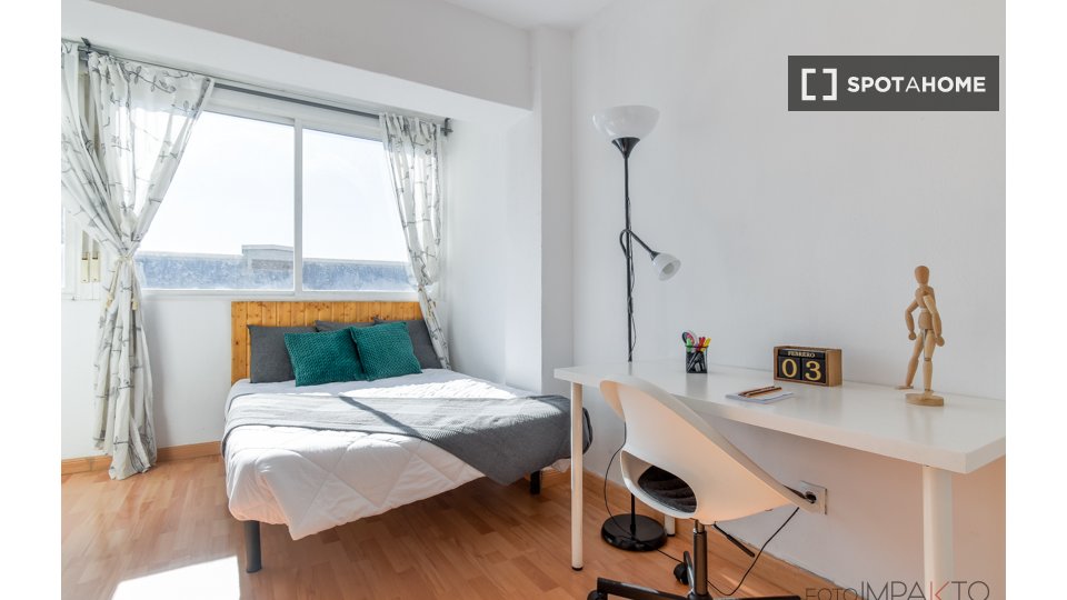 Double room Madrid, 7 beds, 160m² — photo 1