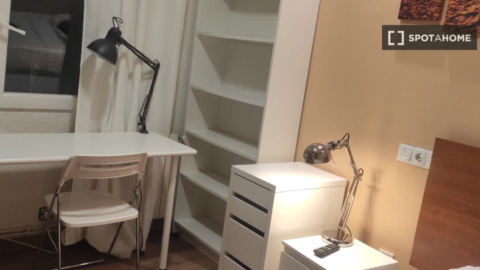 Double room Madrid, 4 beds, 70m² — photo 80