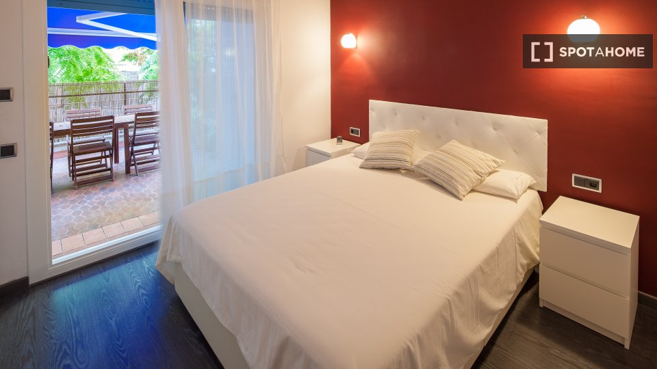 Apartment Barcelona, 4 beds, 100m² — photo 8