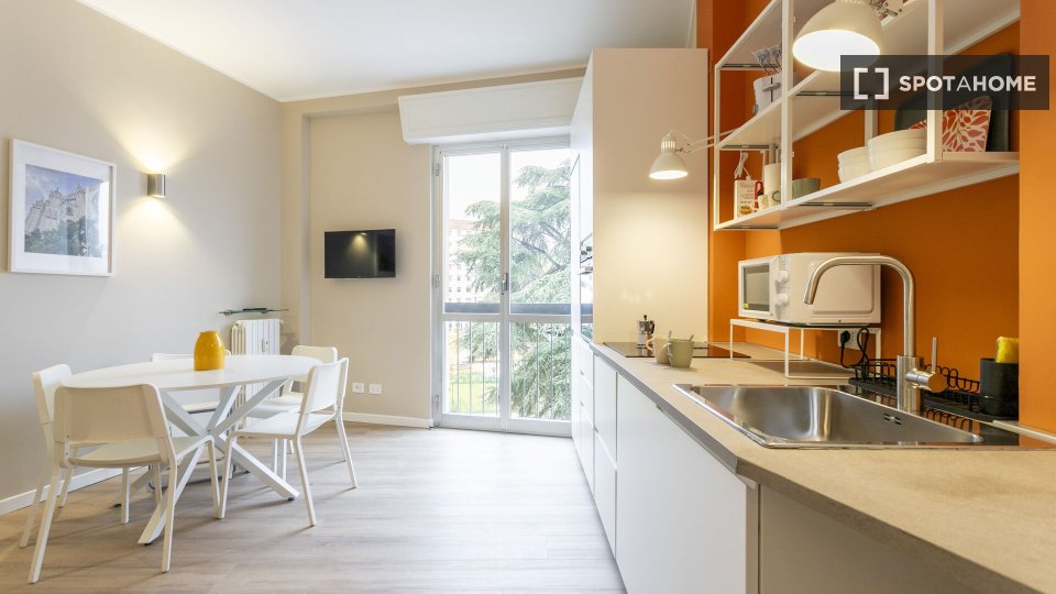 Apartment Milan, 2 beds, 70m² — photo 2