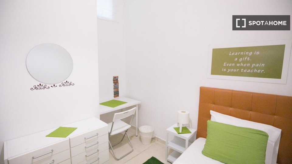 Double room Lisbon, 20 beds — photo 31