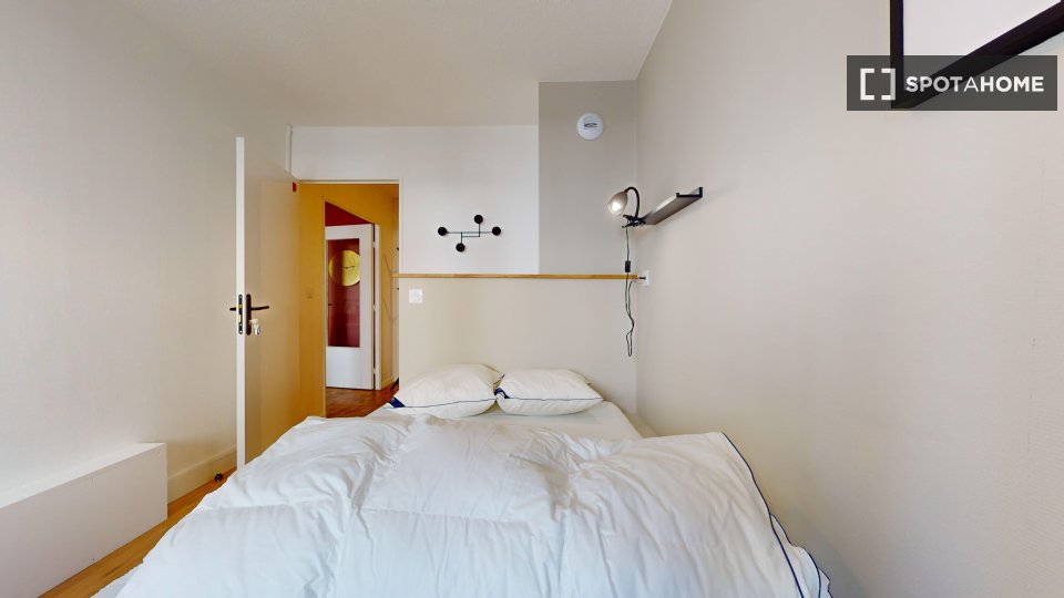 Double room Lyon, 3 beds — photo 10