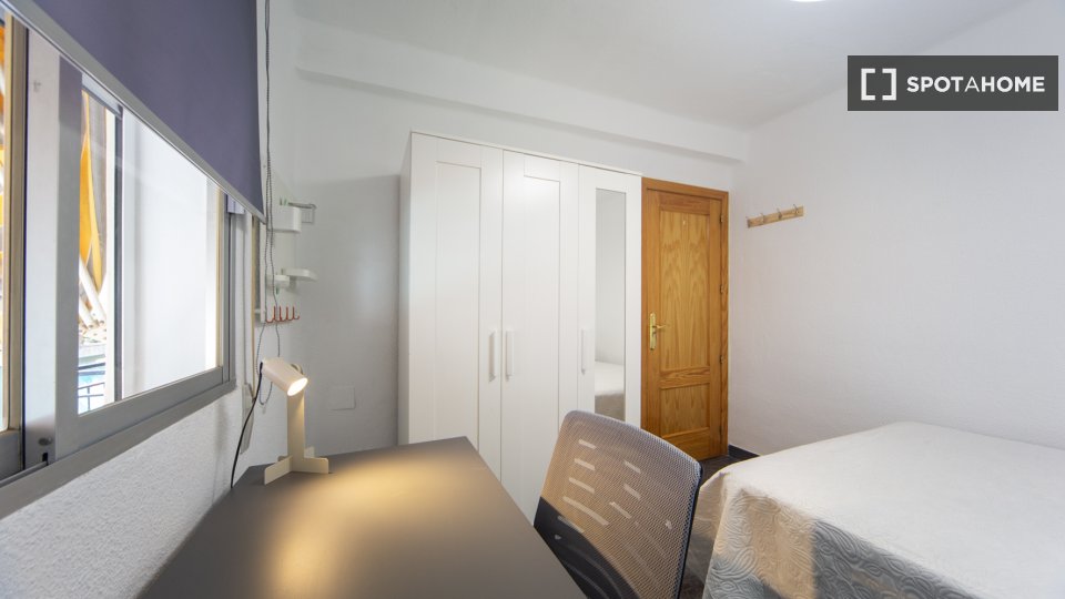 Double room Granada, 3 beds, 75m² — photo 36