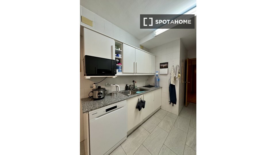 Double room Barcelona, 4 beds, 120m² — photo 9
