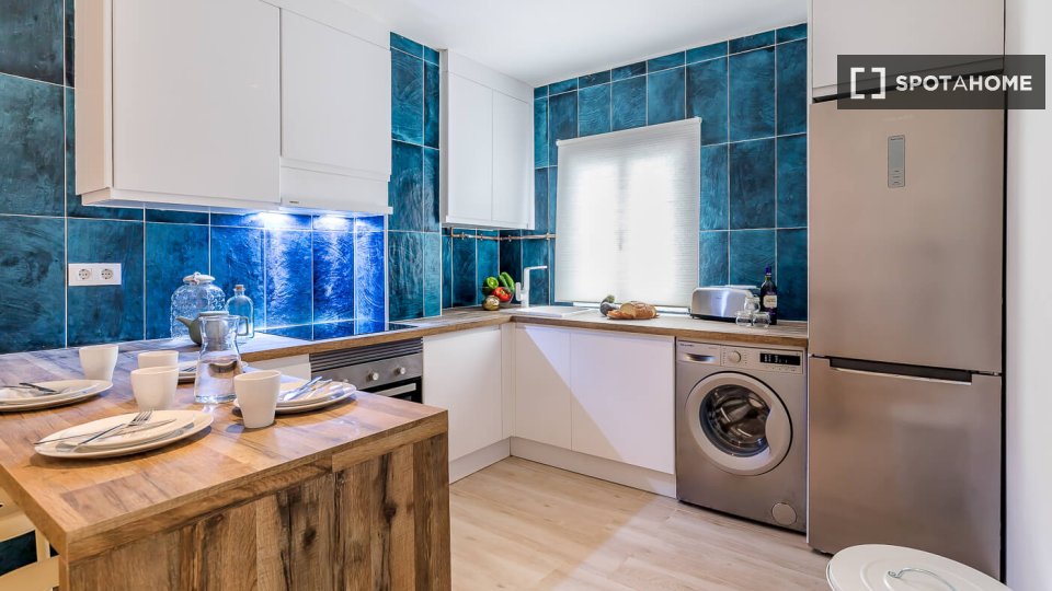 Apartment Madrid, 4 beds, 60m² — photo 2