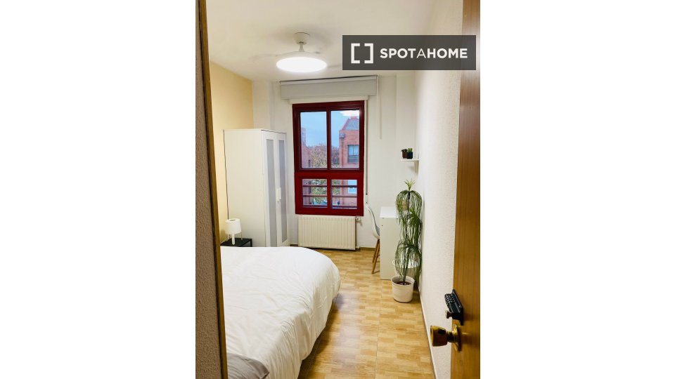 Chambre double Madrid, 5 chambres — photo 4