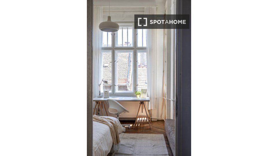 Double room Budapest, 3 beds — photo 15