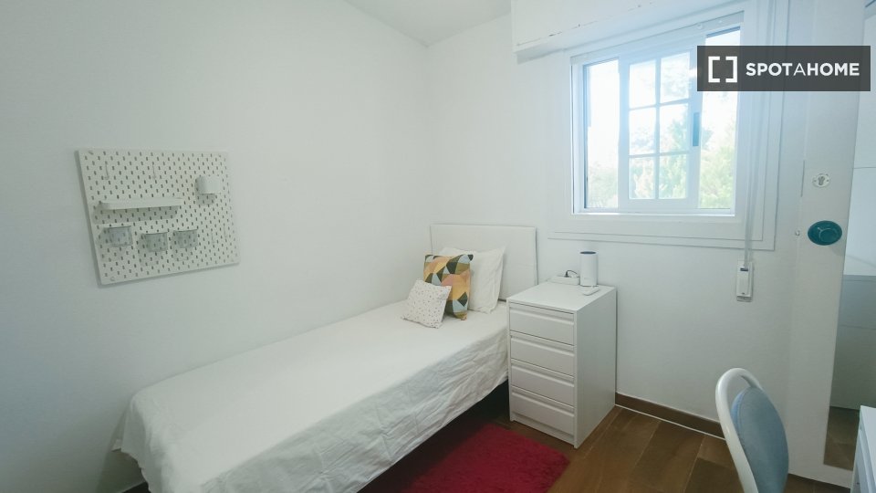 Double room Madrid, 4 beds — photo 3