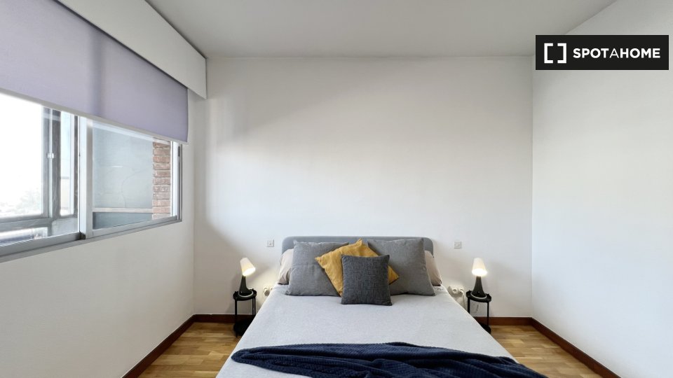 Double room Madrid, 5 beds, 95m² — photo 9