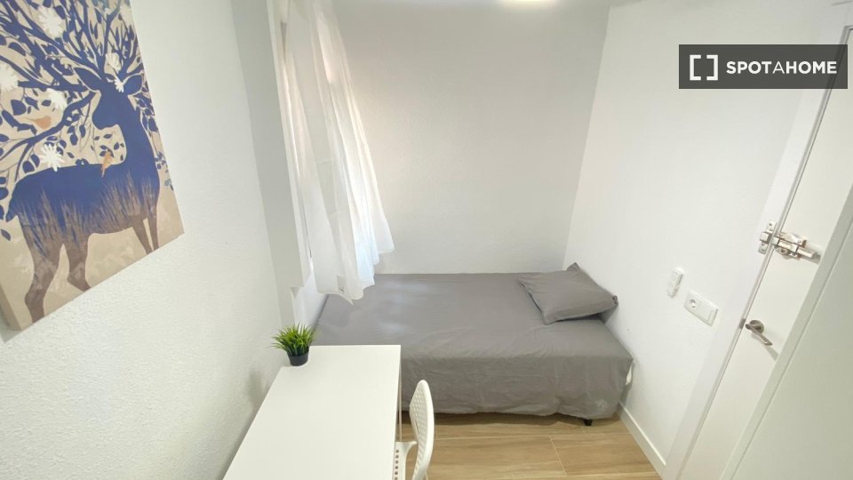 Double room Madrid, 4 beds — photo 26