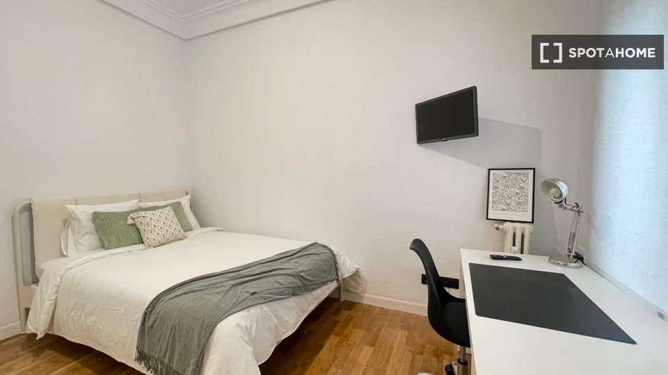 Double room Madrid, 7 beds — photo 9