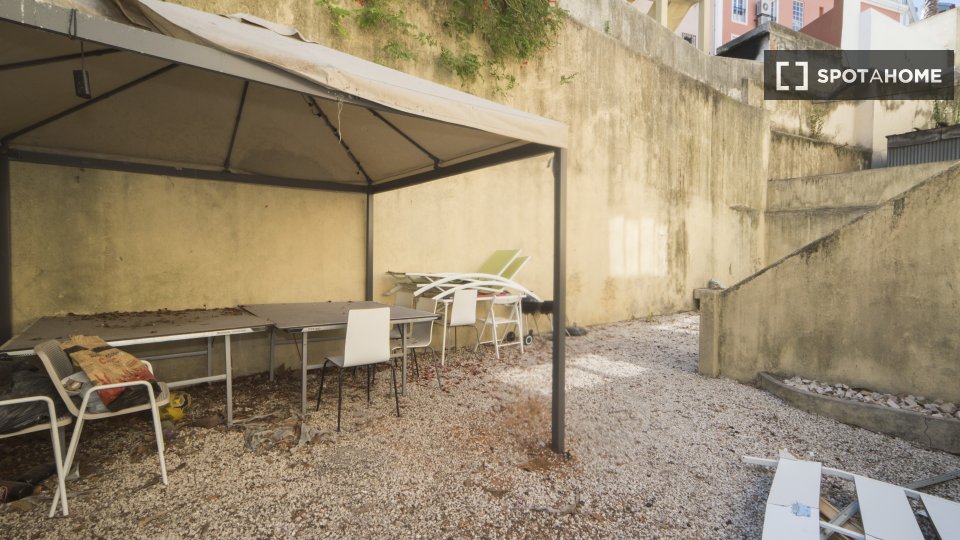 Double room Lisbon, 11 beds — photo 1