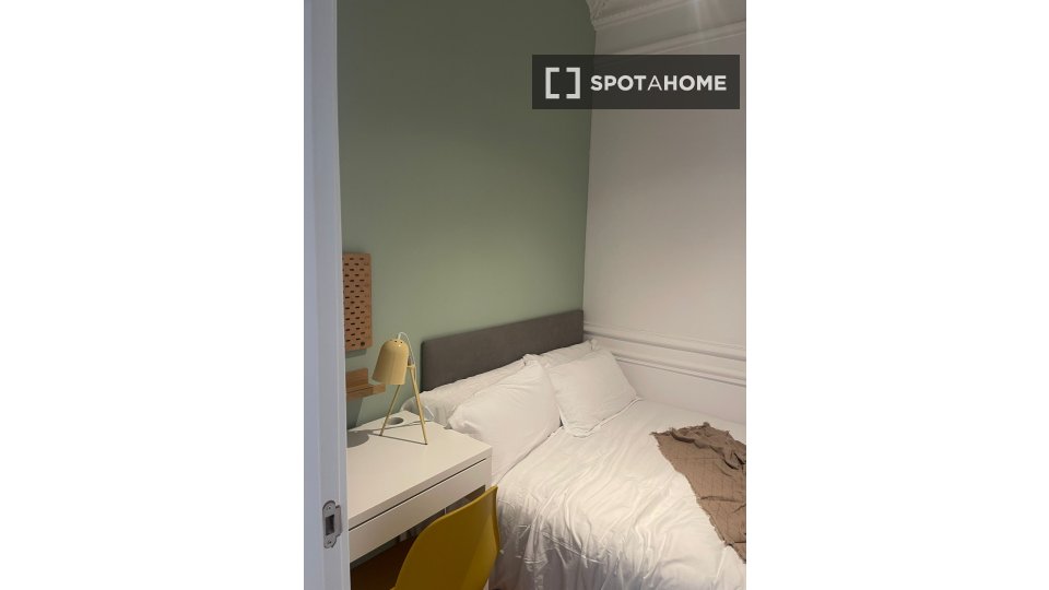Double room Madrid, 10 beds, 173m² — photo 20
