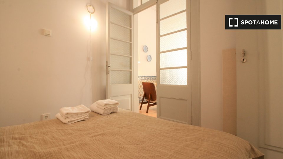 Apartment Lisbon, 3 beds, 130m² — photo 17