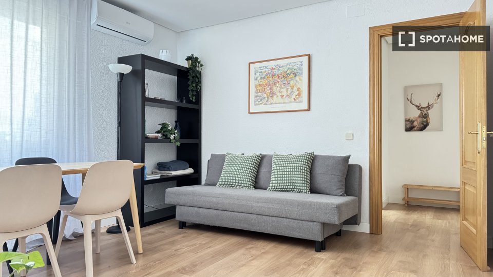 Apartment Madrid, 1 bed, 54m² — photo 3