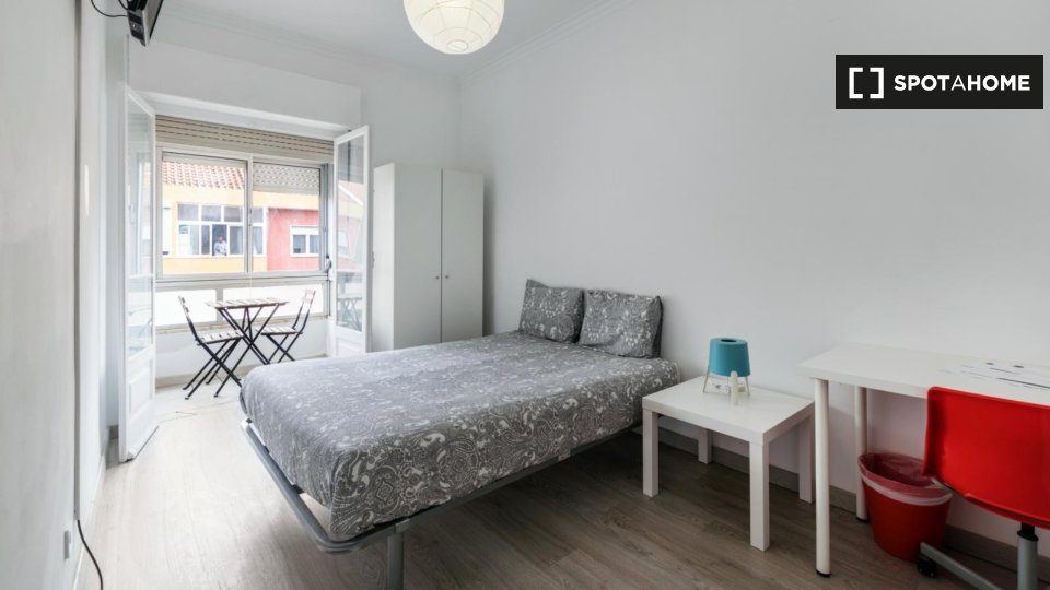 Double room Lisbon, 9 beds — photo 17
