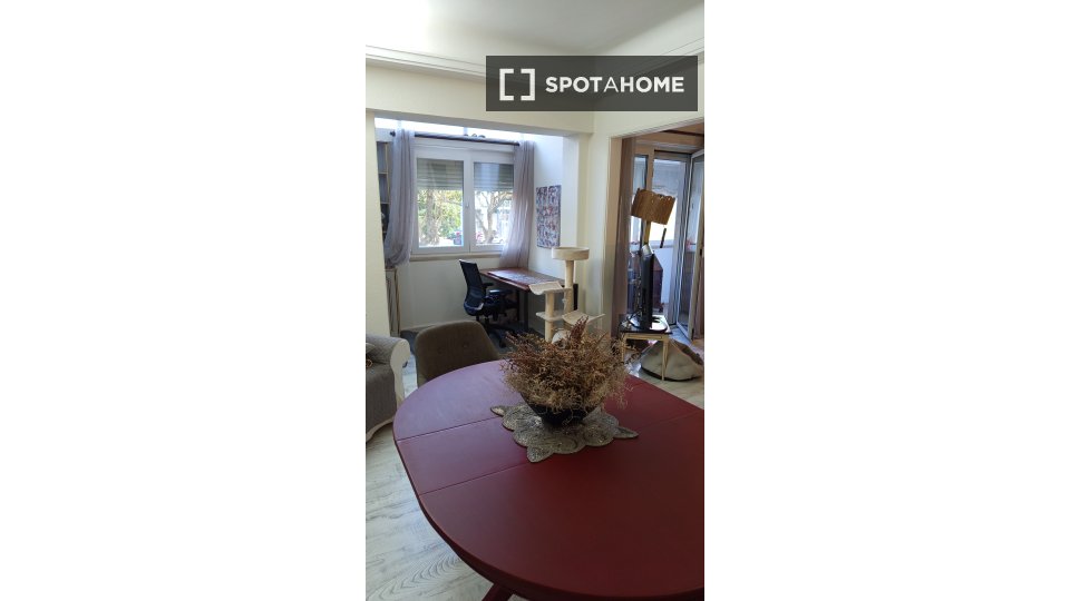 Double room Lisbon, 3 beds, 120m² — photo 12