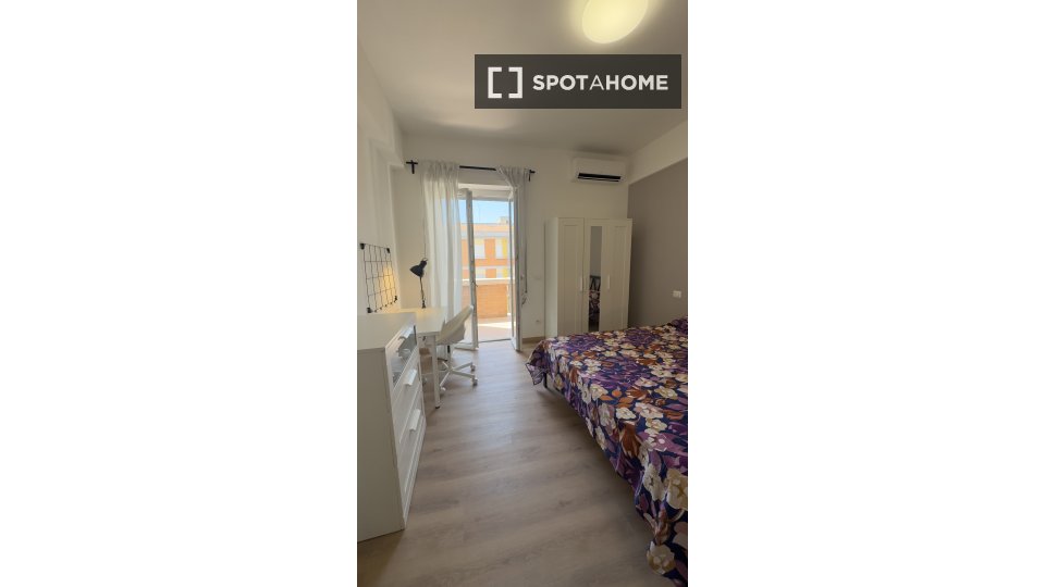 Double room Rome, 3 beds, 100m² — photo 38