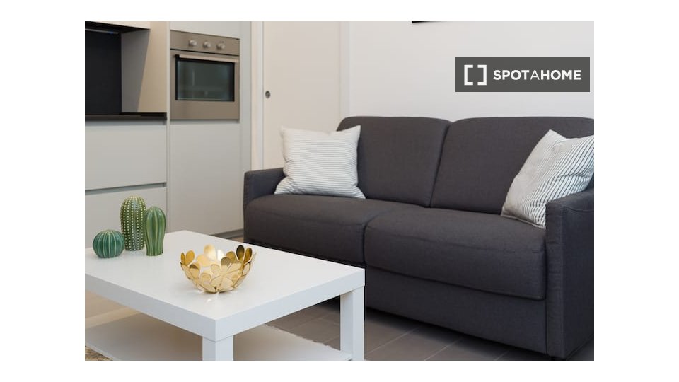 Appartamento con 1 camera da letto in affitto a Milano - à Milan
