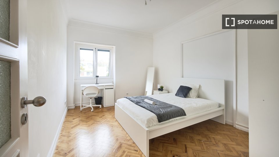 Double room Lisbon, 9 beds — photo 30