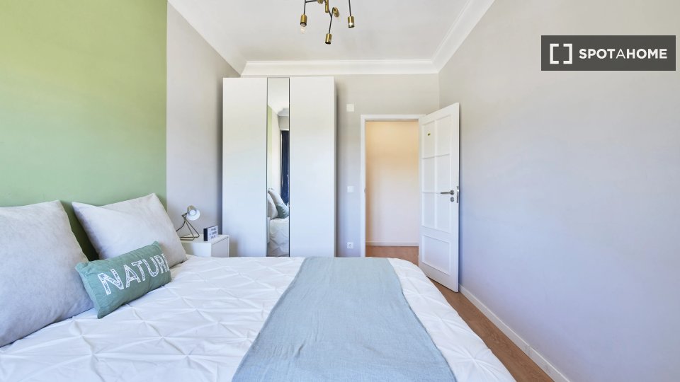 Double room Lisbon, 6 beds — photo 12