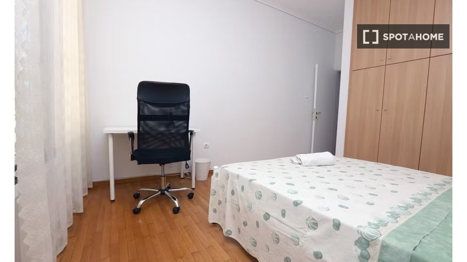 Double room Athens, 4 beds — photo 2
