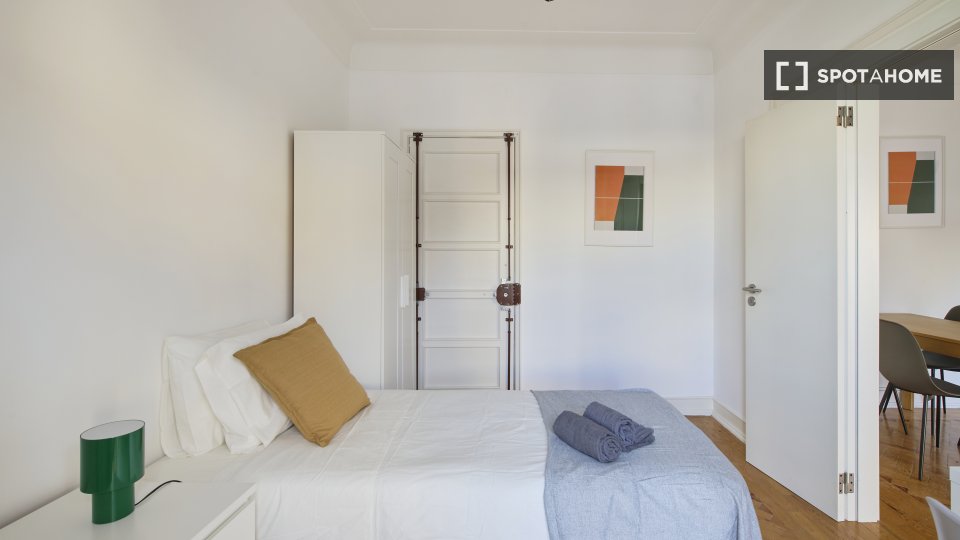 Double room Lisbon, 5 beds — photo 5