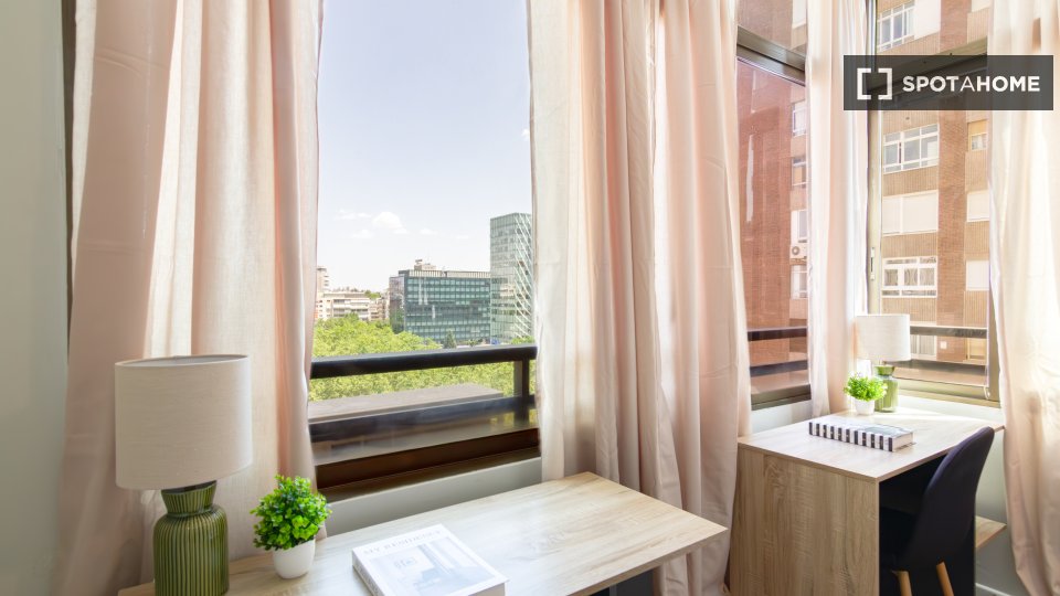 Double room Madrid, 5 beds — photo 34