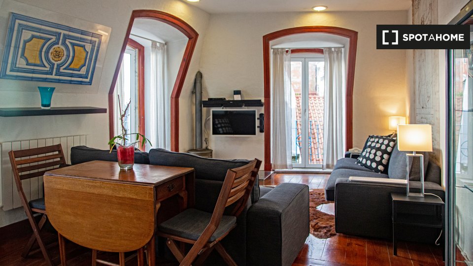 Apartment Lisbon, 3 beds, 95m² — photo 1