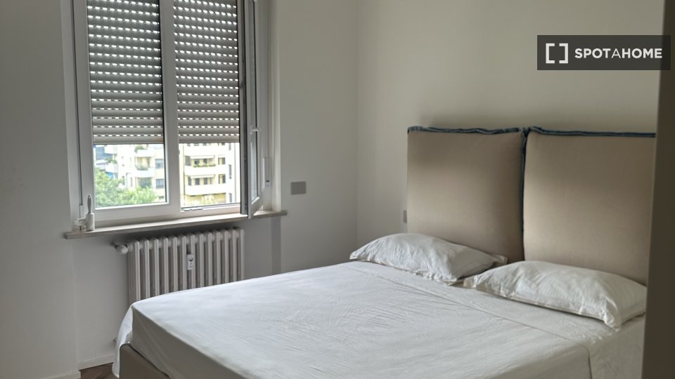 Double room Milan, 3 beds — photo 1