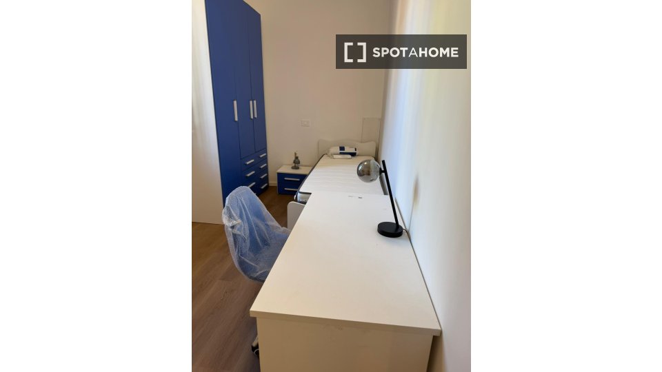 Double room Milan, 4 beds — photo 7