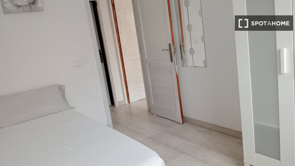 Double room Santa_Cruz_De_Tenerife, 3 beds, 75m² — photo 48
