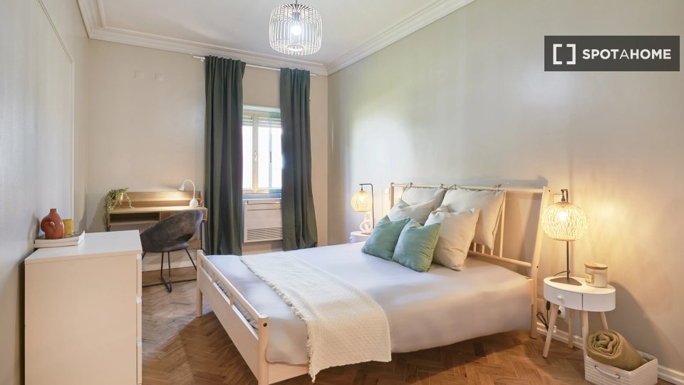 Double room Lisbon, 9 beds — photo 1