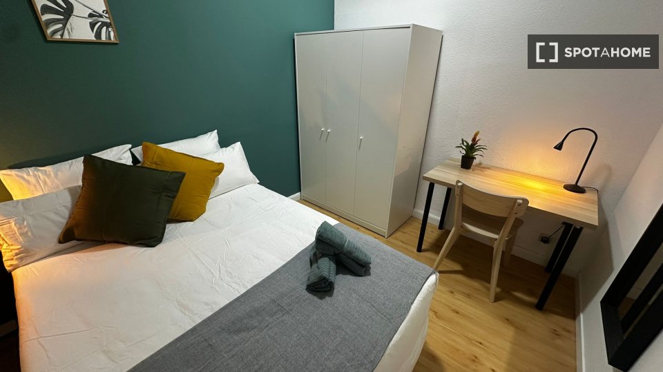 Double room Madrid, 4 beds, 90m² — photo 4
