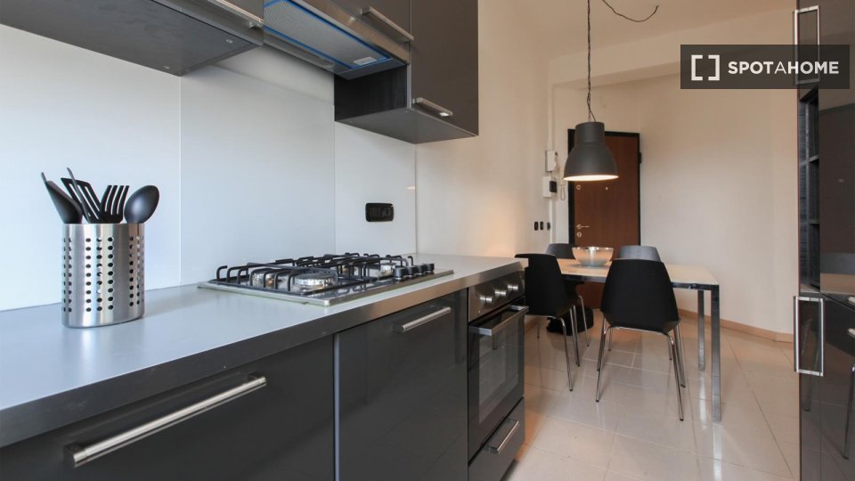 Double room Milan, 4 beds — photo 15