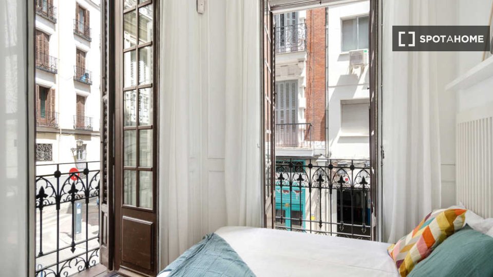 Double room Madrid, 7 beds — photo 30