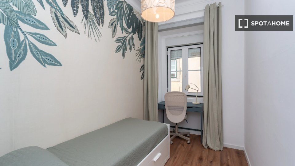 Double room Lisbon, 6 beds — photo 10