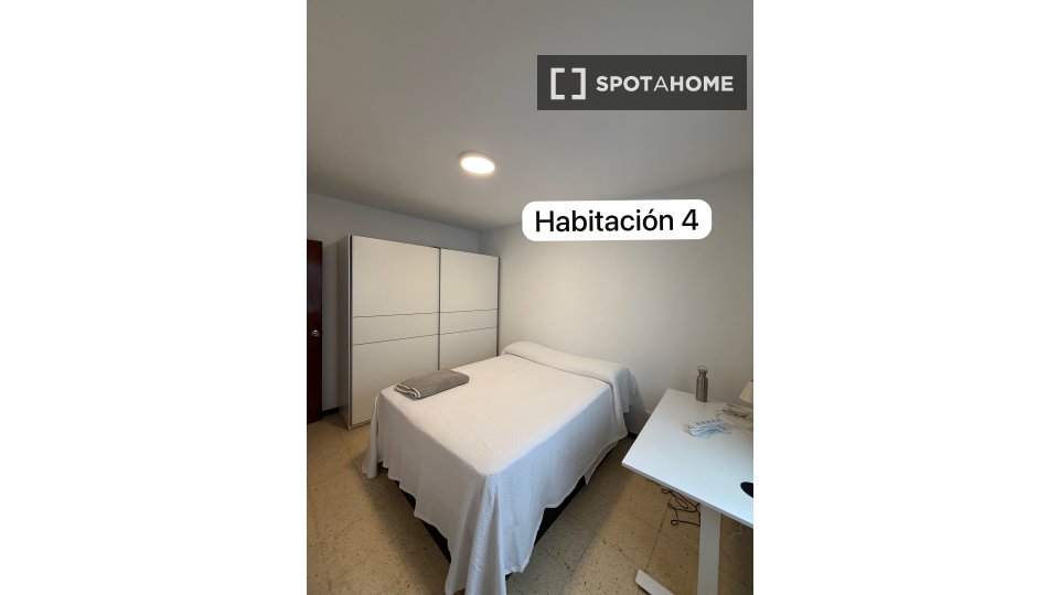 Double room Santa_Cruz_De_Tenerife, 4 beds, 130m² — photo 10