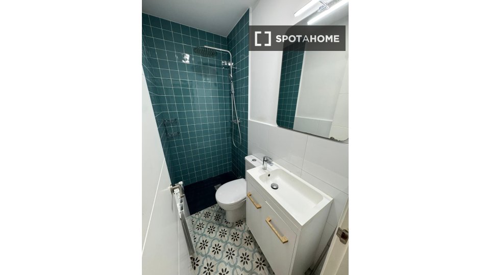 Double room Barcelona, 6 beds, 227m² — photo 3