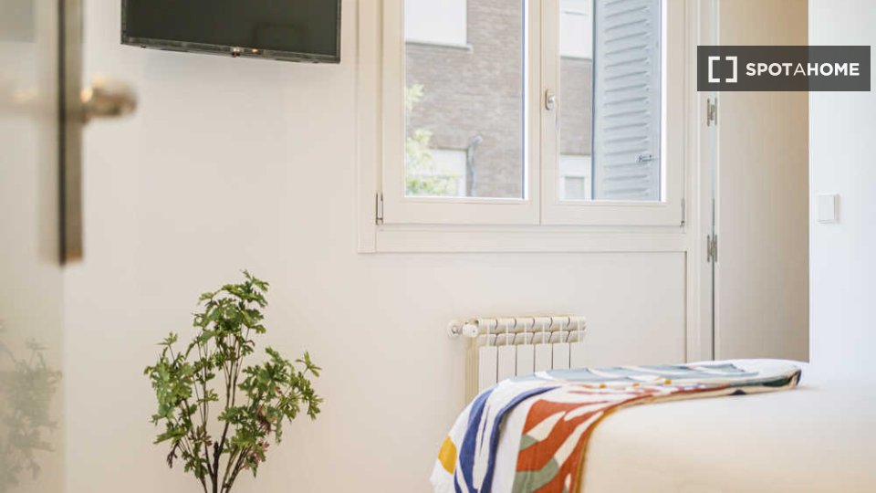 Double room Madrid, 4 beds — photo 38
