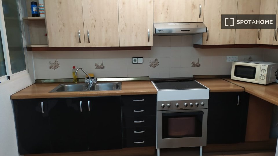 Double room Valencia, 4 beds, 90m² — photo 6