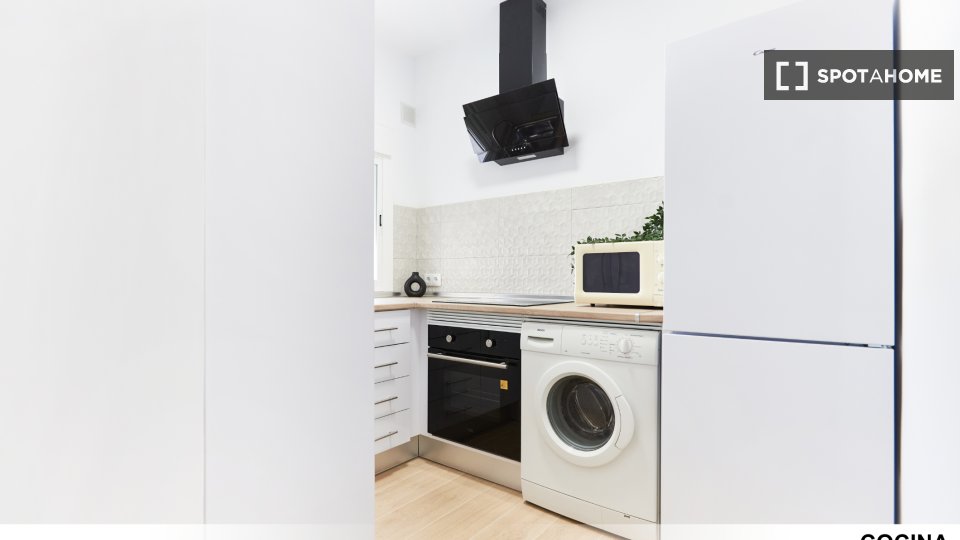 Double room Seville, 3 beds — photo 10