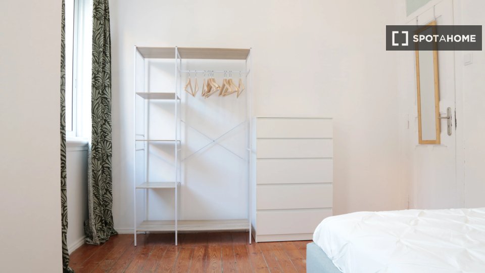 Double room Lisbon, 4 beds — photo 3