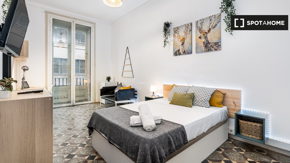 Double room Barcelona, 8 beds, 244m² — photo 1