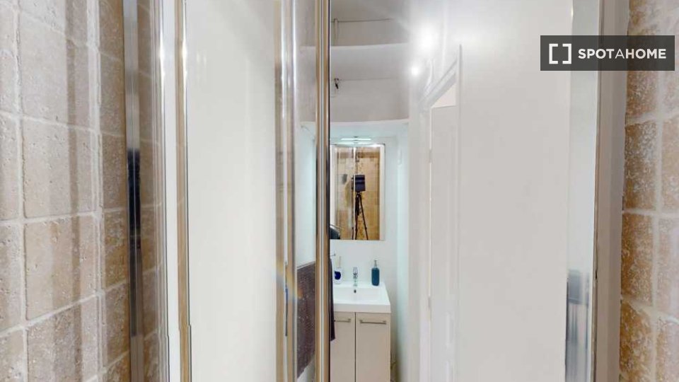 Double room Paris, 5 beds, 120m² — photo 12