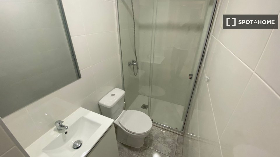 Double room Madrid, 5 beds — photo 29